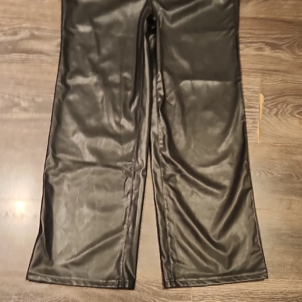 ❤️ NWT! AFRM × REVOLVE DAWSON LOW RISE WIDE LEG VEGAN LEATHER PANTS, 12 (31) - Picture 6 of 13